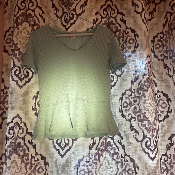 Shirt by paper crane,with V Neck. - Picture 3 of 3